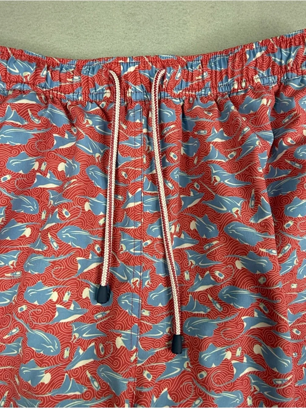 Peter Millar Seaside Stingray Swim Trunks Mens L Red Blue 7.5